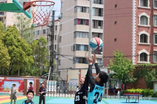 如何在篮球冬令营中加强体能训练?_2